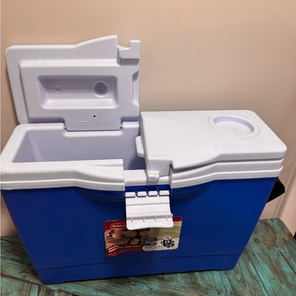 Rubbermaid The Slim Cooler 13QT/12.5L Blue With Split Lid Vintage - Picture 5 of 8